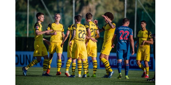 Borussia Dortmund 3-2 voittaa